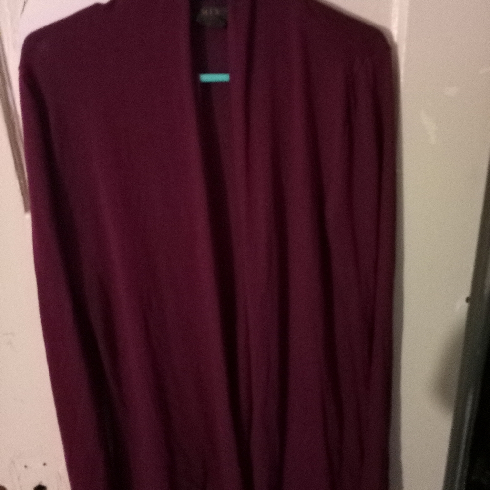 Light sweater maroon purpleish